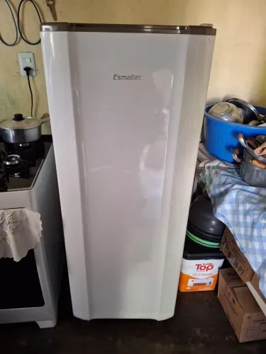 Geladeira Esmaltec 260 litros