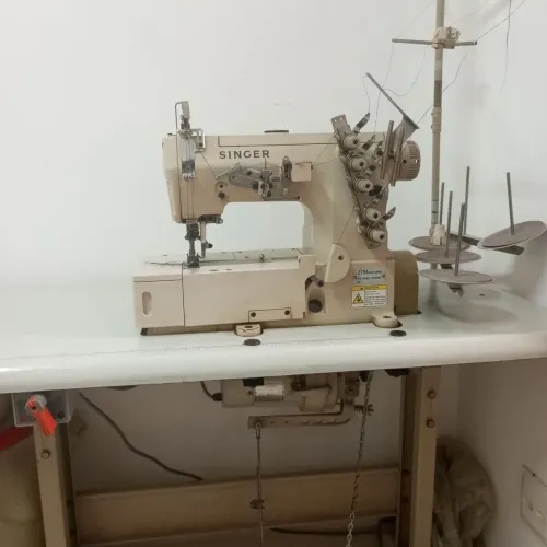 Máquina Galoneira Singer semi nova 