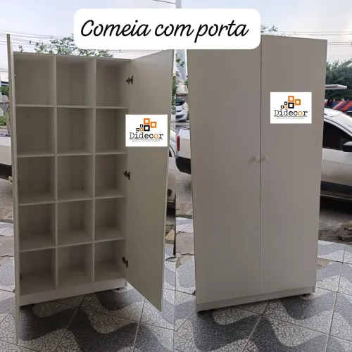 Comeia com porta 