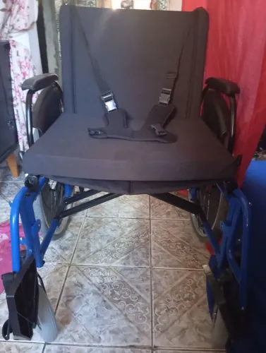 Cadeira de rodas manual para pessoas obesa