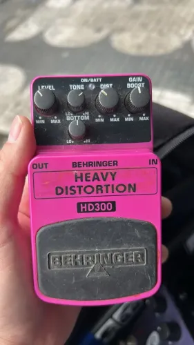 Behringer Heavy Distortion HD300