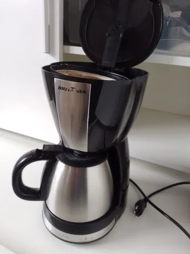 Cafeteira obs: está queimada precisa trocar a resistência para 110v ou 220v