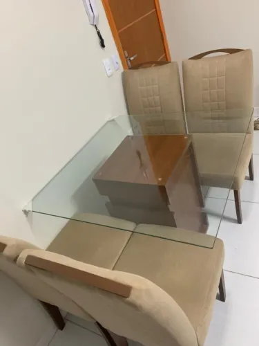 MESA DE JANTAR QUADRADA