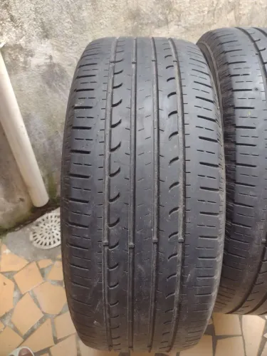 Pneu 215x55 R17 Goodyear eficient grip par 400.00