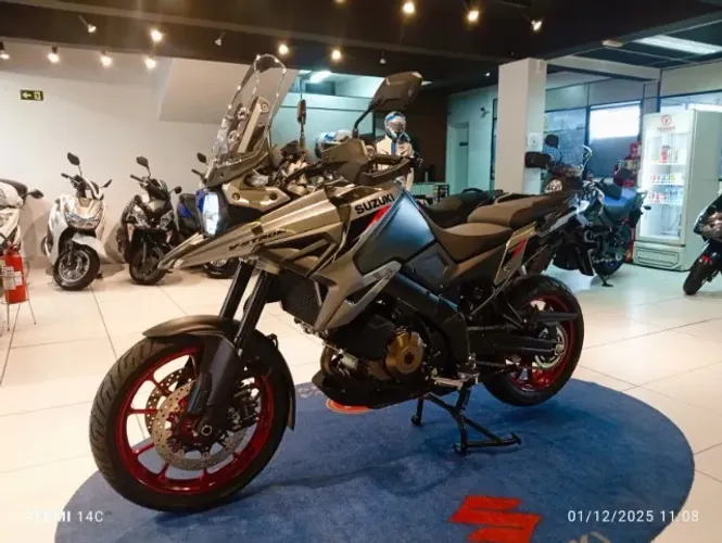 SUZUKI DL VSTROM 1050 7.700KM COMPLETA