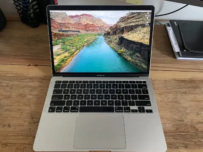 MacBook Air A2337