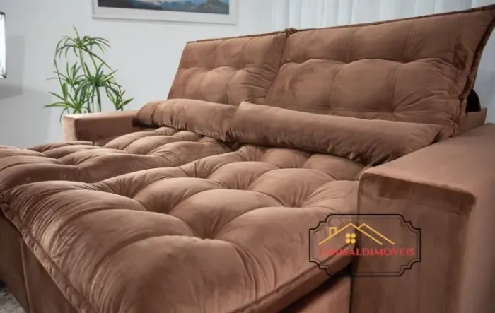 Sofá no veludo direto de fábrica