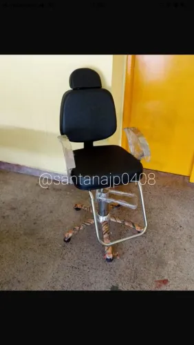 Cadeira para salão de beleza com apoio de cabeça