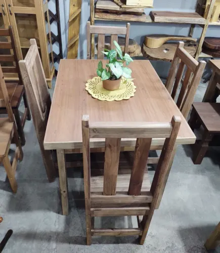 Jogo de Mesa de Madeira