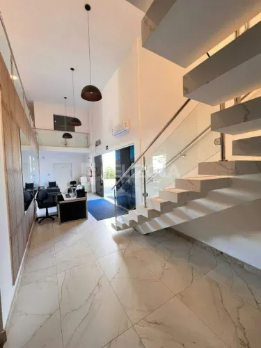 Casa Comercial à venda no Bairro Coroa do Meio - - , 6 vagas