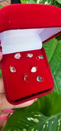 Pingentes de coração ouro 18k com pedras