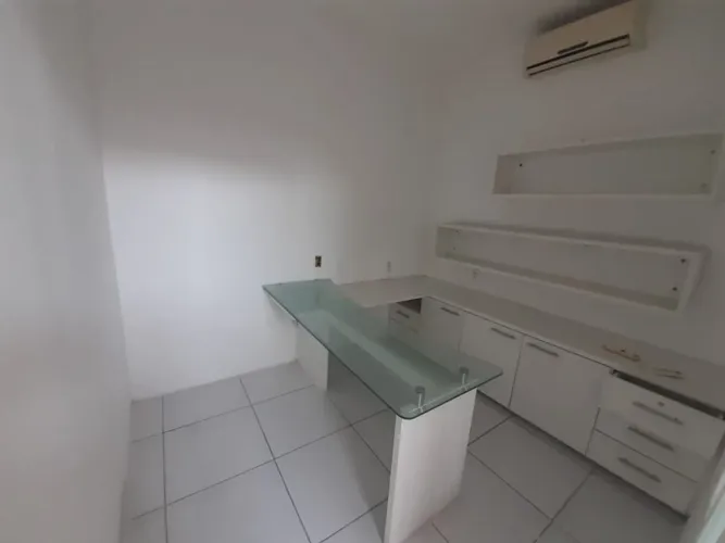 Sala Comercial de 25 m² em Localização Premium com Infraestrutura Completa