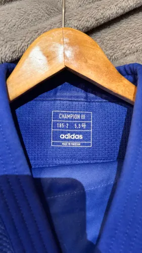 KIMONO JUDOGI ADIDAS CHAMPION III - TAMANHO 5,5 