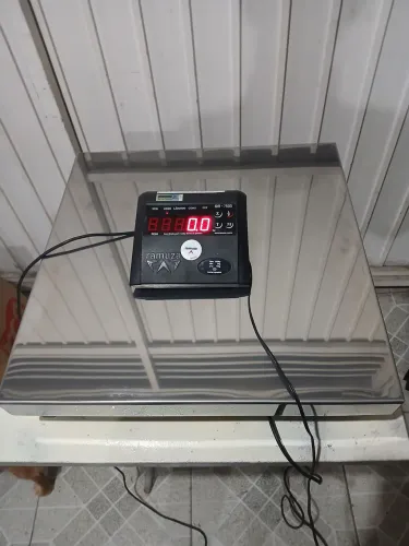 Balança Comercial Digital cm 300kg plataforma 0,50x0,50 