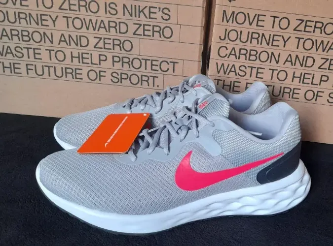 Tênis Original Nike Revolution 6 Cinza/Vermelho - Tam 41