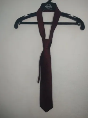 Aproveite! Gravata Emporio Colombo Bordô com Pontos Pretos