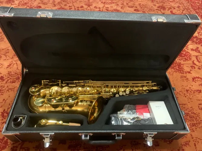 Saxofone Alto - Novo - Com Estojo Yamaha YAS-875 GENÉRICO CHINA