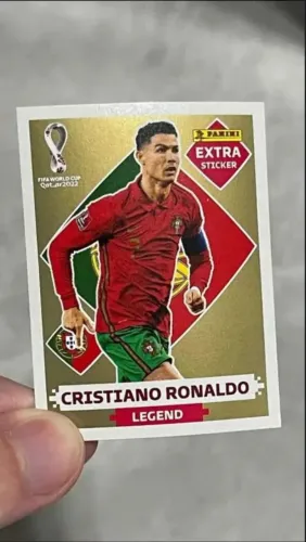 Figurinha Cristiano Ronaldo Gold Legend - Panini Extra Sticker - FIFA 2022