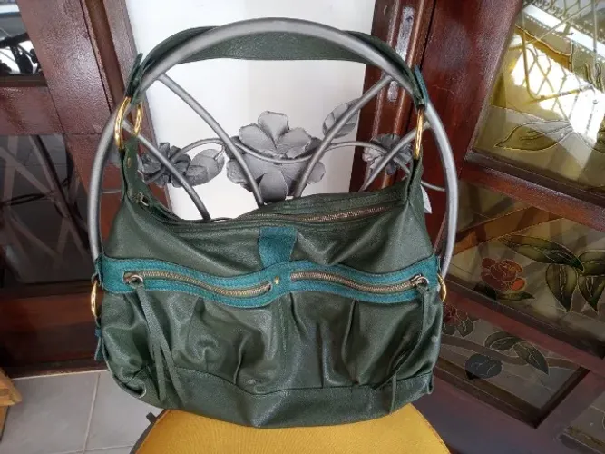 Bolsa Verde Musgo em couro ligítimo, tamanho médio(aprox. 40cm), marca Cityshoes.