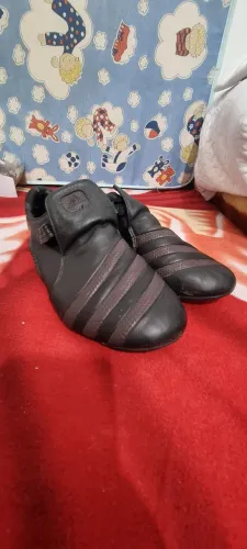 Chuteira Adidas