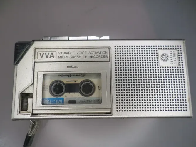 Gravador de Mini Fita Cassete GE p/ Colecionadores.