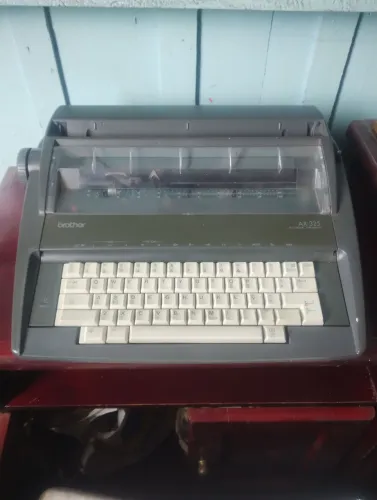 Máquina de escrever eletrica 