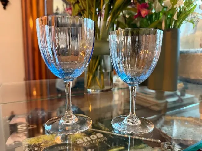 copos de cristal baccarat azul