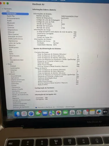 MacBook Air 13? (2020), chip Apple M1, 8 GB de RAM e SSD de 256 G