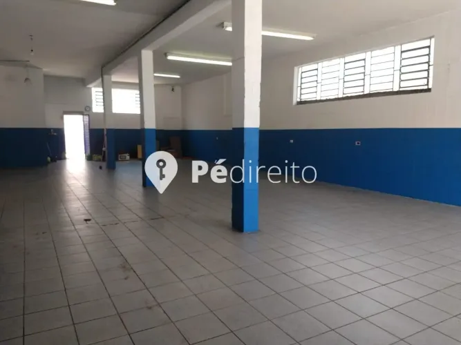 Prédio comercial 465m² próximo ao metrô Artur Alvim
