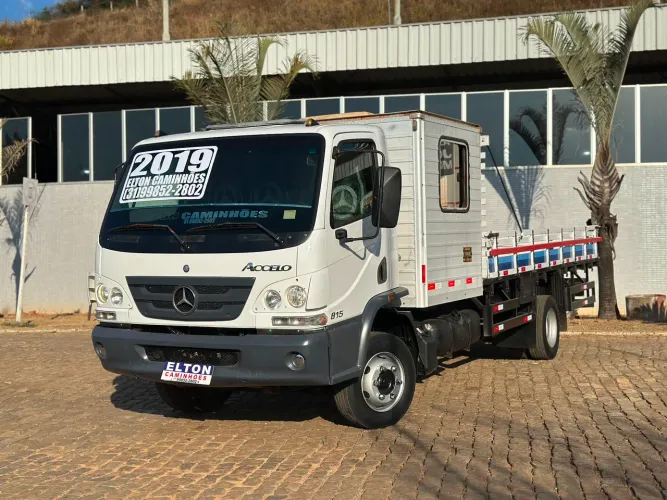 CAMINHÃO CASINHA E CARROCERIA ACCELO 815 ANO 2018 COM AR CONDICIONADO