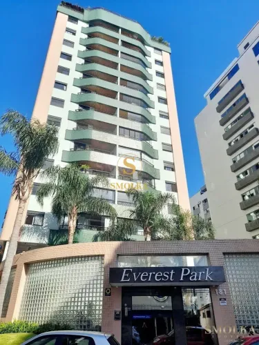 Oportunidade! Apartamento Reformado para venda com 3 dormitórios no Centro - Florianópolis