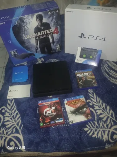 Playstation 4 novo, caixa, manual e jogos !