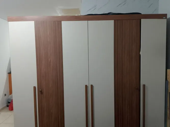 Guarda roupa 6 portas
