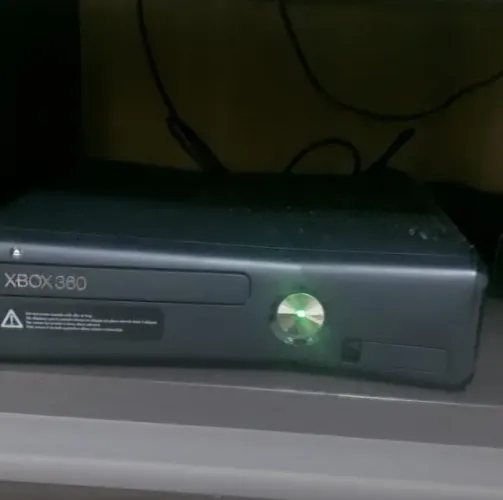 Console XBOX360 desbloqueado com 32 jogos inclusos + Kinect + 2 controles sem fio