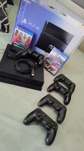 Vendo Ps4 com caixa e nota fiscal