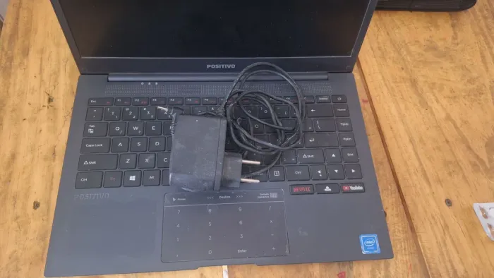 Notebook Positivo LX Funcionando + Carregador (Preço a negociar)