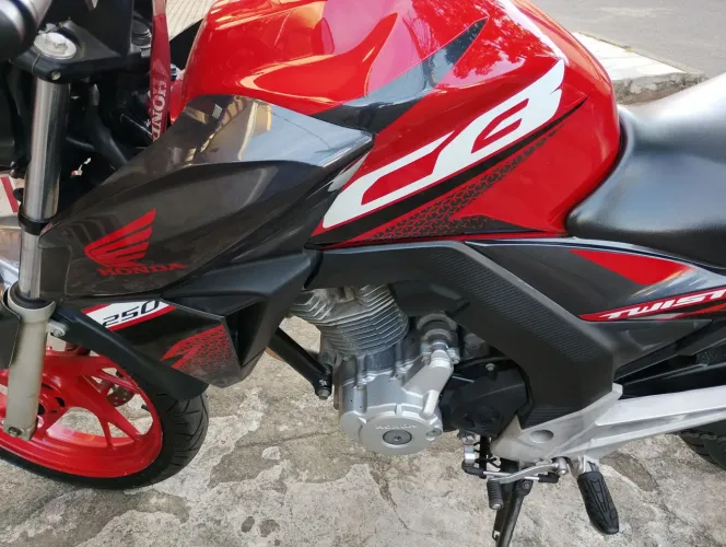 CB 250 Twister extremamente nova! 2020