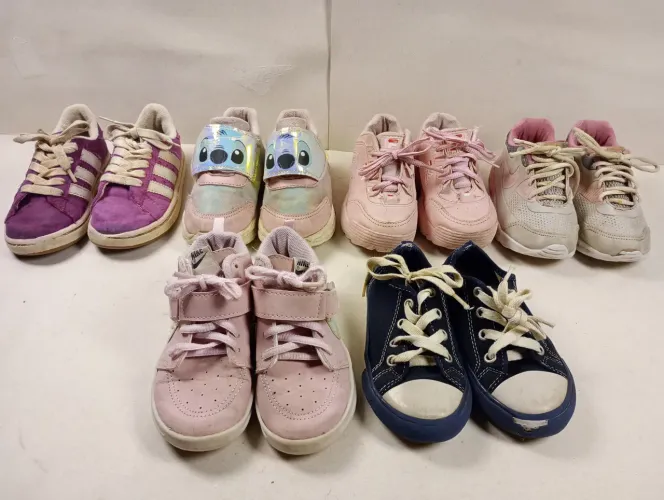 Sapatos Infantis Femininos Tam. 24 ao 26 6 pares lote