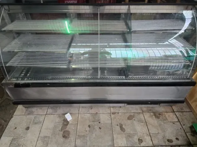 BALCÃO REFRIGERADO EM INOX COM PEDRA MÁRMORE