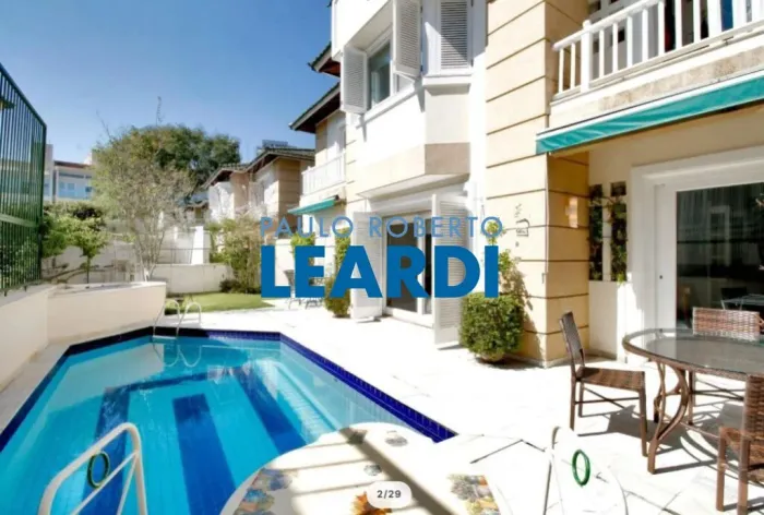CASA EM CONDOMÍNIO - CIDADE JARDIM - SP
