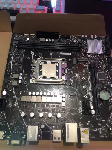 Ryzen 5 8600g e A620M-K