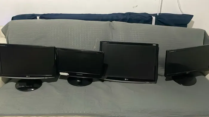 4 MONITORES FUNCIONANDO, LG E SAMSUNG 15,16,17,e 22 polegadas não tem entrada HDMI