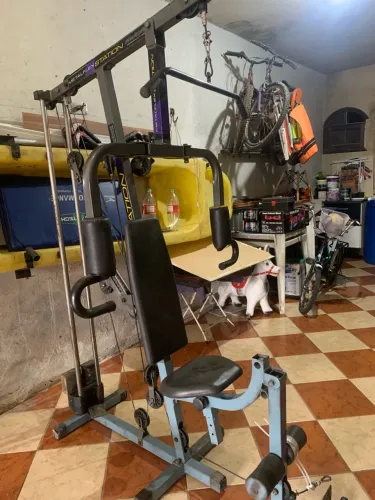 Vendo uma estação de academia