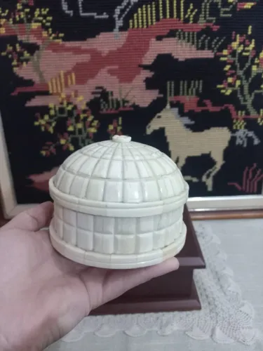 porta jóias em osso estrutura revestida em placas de osso natural trabalhado