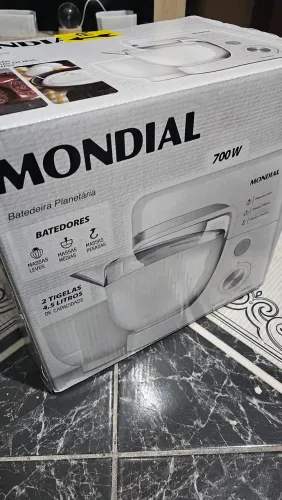 (LACRADO) Batedeira Planetária Mondial BP-03W-2B com 12 Velocidades e 700W - Branca - 220V