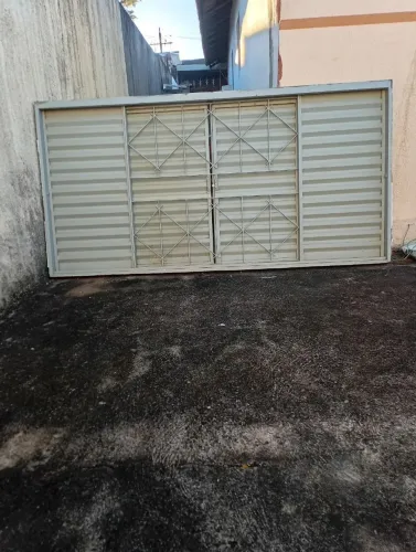 Janela veneziana 2 metros sasazaki ótimo estado de uso r$ 250