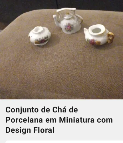 Conjunto de Chá em Miniatura de Porcelana Floral Vintage