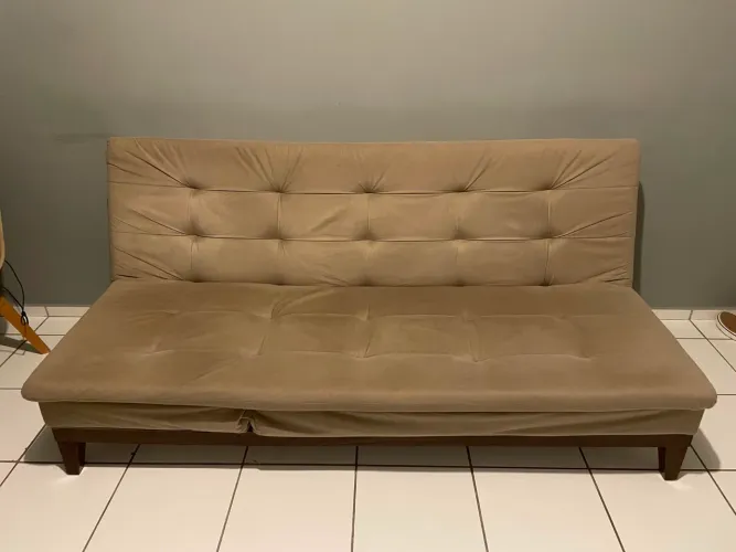 Sofá cama Casal 3 lugares Base e pés de madeira - Suede Bege