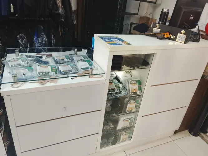Balcão de atendimento com lampada interna