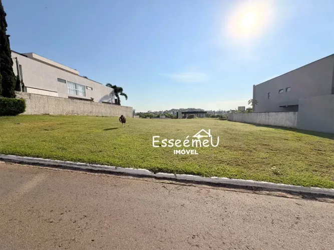 Lote plano 550 m2 Condomínio do lago, 3ª etapa, um dos melhores lotes do condomínio.